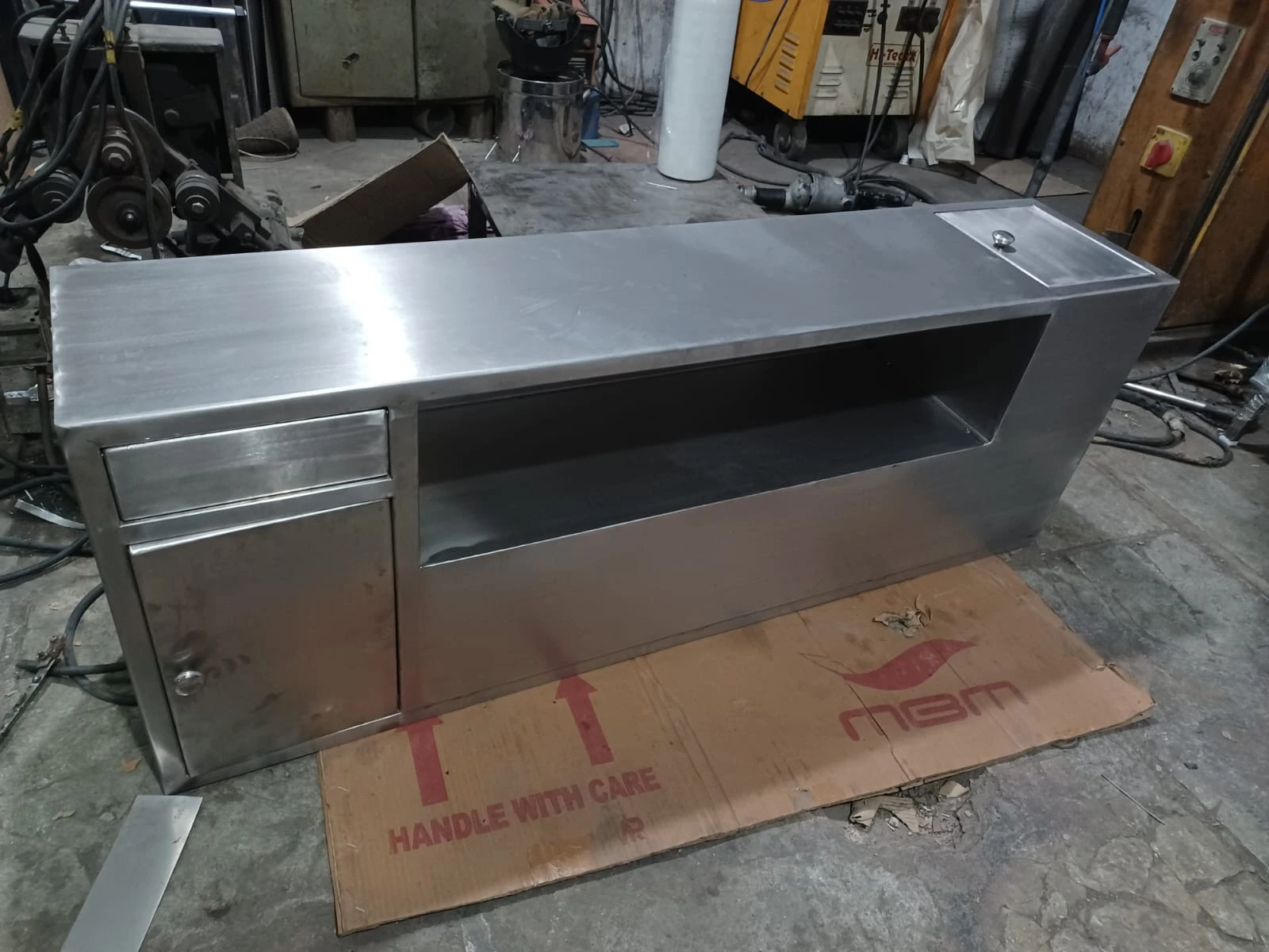 Cross over Bench